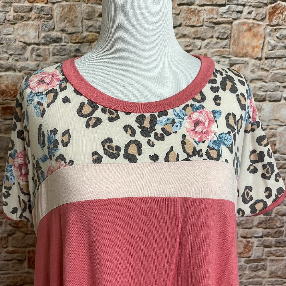 NWT Mauve Colorblock Top - Picture 3 of 6